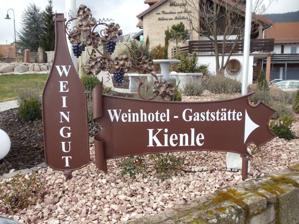 Weinhotel Kienle Burrweiler Kültér fotó