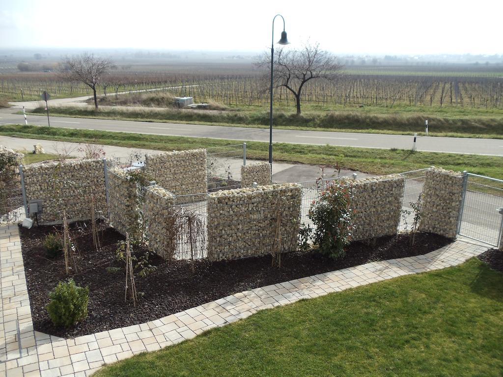 Weinhotel Kienle Burrweiler Kültér fotó